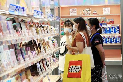 喝奶茶下館子 試衣服買黃金 五五購物節(jié)首個周末,上海商場人氣十足